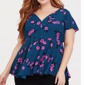 Torrid Vibrant Floral print V-Neck blouse top Sz-1.‎ D10